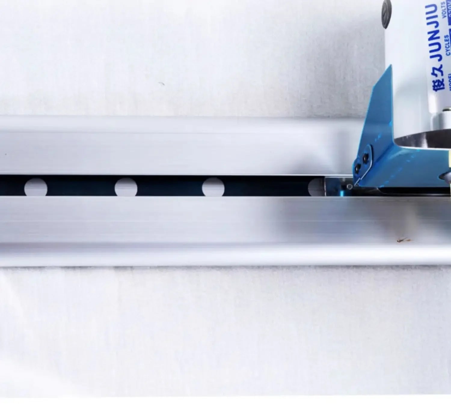 Clothing cutting machine, handicraft fabric cutting machine, complete set of automatic track fabric electric scissors